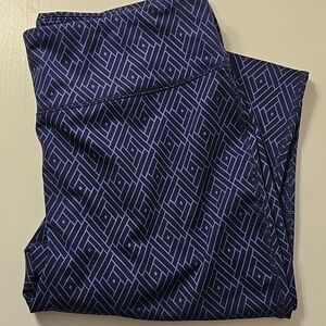 Half Moon Capri Leggings Blue Geometric Patterned Size Large NWT